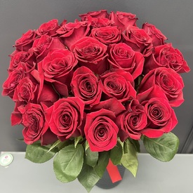 Букет из 25 красных роз 50 см