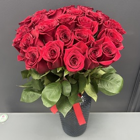 Букет из 25 красных роз 50 см
