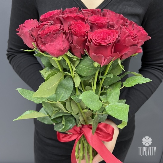 Букет из 15 красных роз 40 см