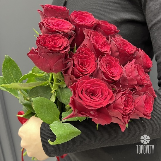 Букет из 15 красных роз 40 см