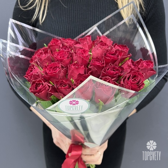 Букет из 25 красных роз Кения 40см