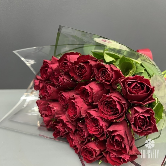 Букет из 25 красных роз Кения 40см