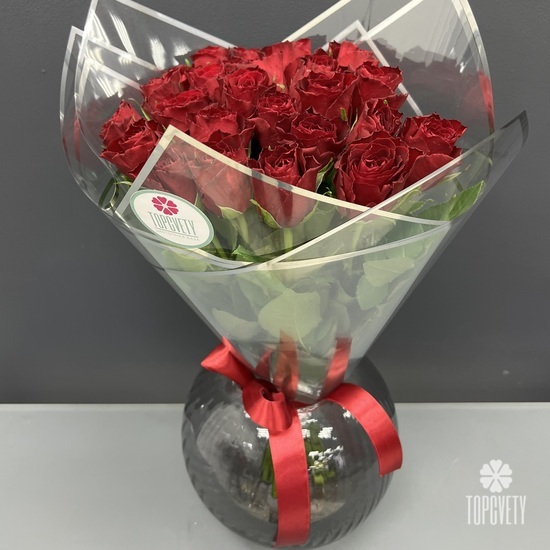 Букет из 25 красных роз Кения 40см