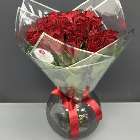Букет из 25 красных роз Кения 40см