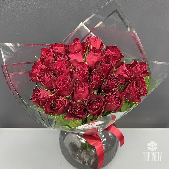 Букет из 25 красных роз Кения 40см