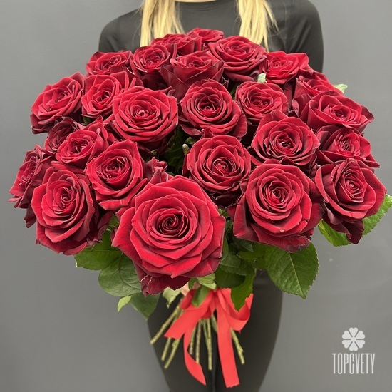 Букет из 25 красных роз Гранпри 70см
