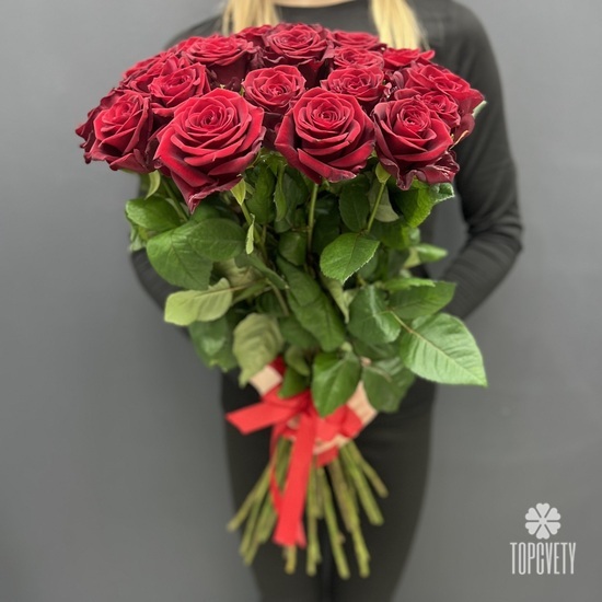 Букет из 25 красных роз Гранпри 70см