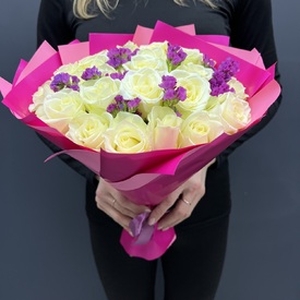 Букет из 25 белых роз 40см