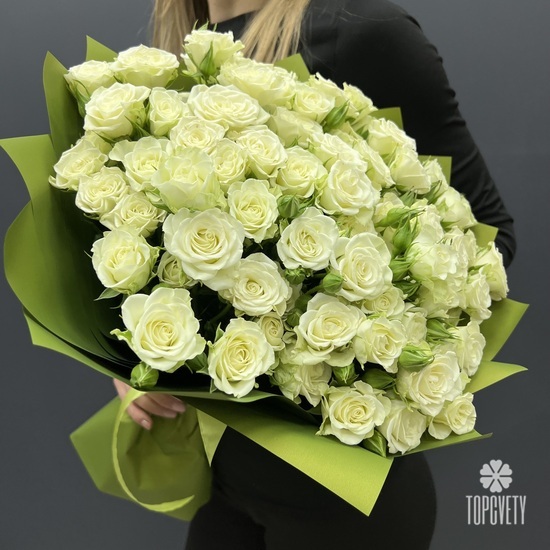 Букет из 25 белых роз кустовых роз 50см