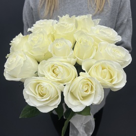 Букет из 15 белых роз  50см