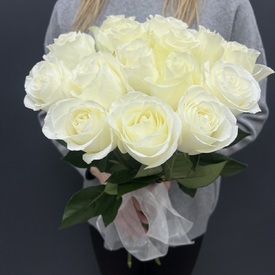 Букет из 15 белых роз  50см