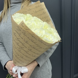 Букет из 15 белых роз Альба 50см