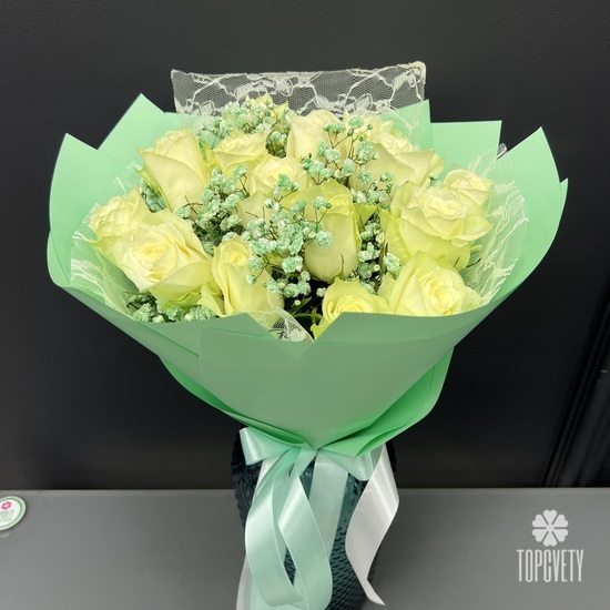 Букет из 15 белых роз Кения 40см