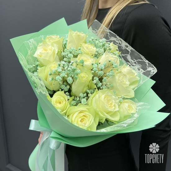 Букет из 15 белых роз Кения 40см