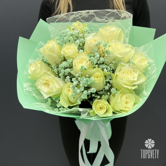 Букет из 15 белых роз Кения 40см