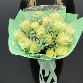 Букет из 15 белых роз Кения 40см