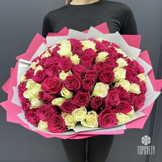 Букет из 101 розовой и белой розы 40см
