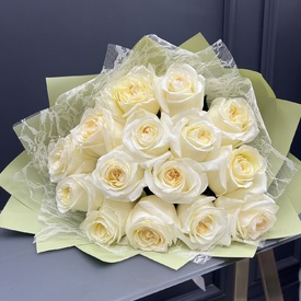 Букет из 15 белых роз Премиум