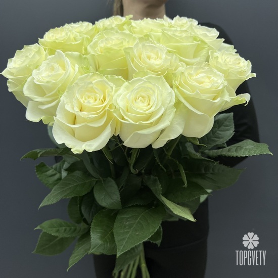 Букет из 15 белых роз Мондиаль 60см