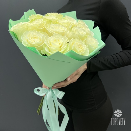 Букет из 15 белых роз Мондиаль 60см