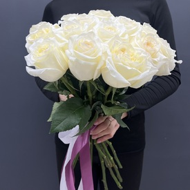 Букет из 15 белых роз пионовидных Кендел Лайт 50см