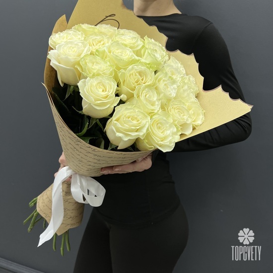 Букет из 25 белых роз 70см