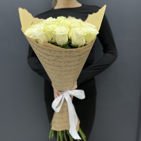 Букет из 25 белых роз 70см