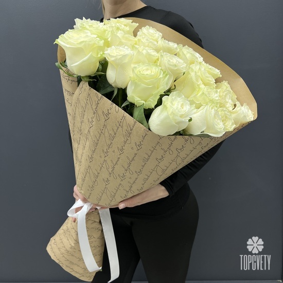Букет из 25 белых роз Мондиаль 70 см