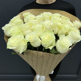 Букет из 25 белых роз Мондиаль 70 см