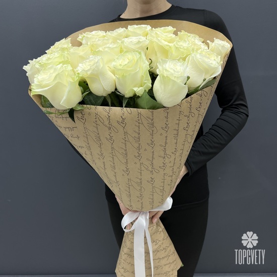 Букет из 25 белых роз Мондиаль 70 см