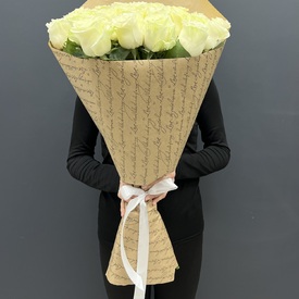 Букет из 25 белых роз Мондиаль 70 см