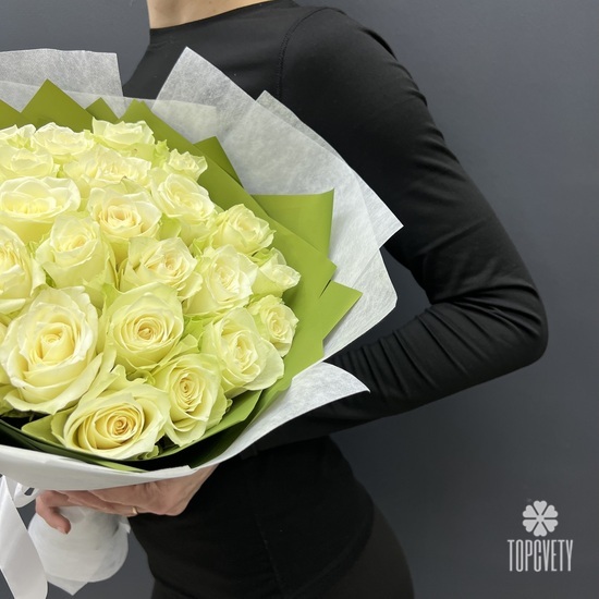 Букет из 25 белых роз 40см