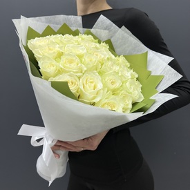 Букет из 25 белых роз 40см