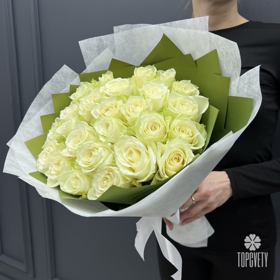 Букет из 25 белых роз 40см