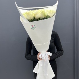 Букет из 25 белых роз 80см