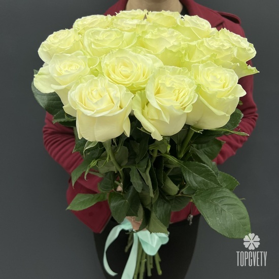 Букет из 15 белых роз Мондиаль 70см