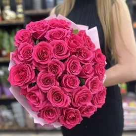 Букет из 25 розовых роз 60см