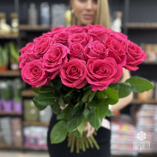 Букет из 25 розовых роз + мягкая игрушка 