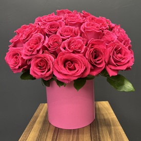 Букет из 25 розовых роз в коробке