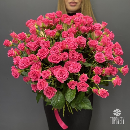 Букет из 25 розовых кустовых роз 50см