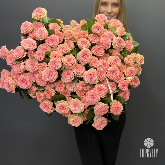 Букет из 25 кустовых пионовидных  роз 