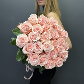 Букет из 25 розовых роз Би Свит 70см