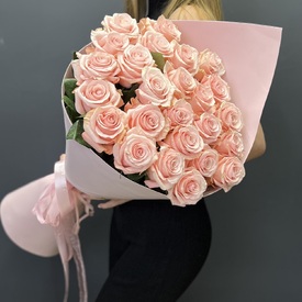 Букет из 25 розовых роз 70см