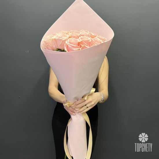 Букет из 15 розовых роз 70см