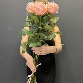 Букет из 5 розовых роз высоких