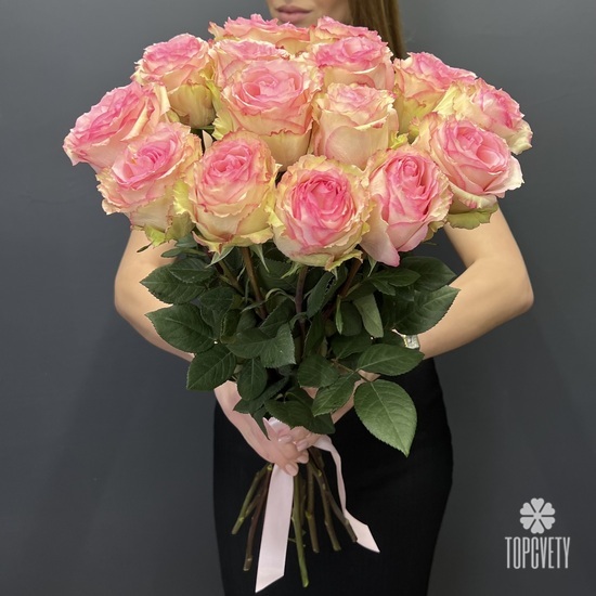 Букет из 15 розовых роз Эквадор 50см