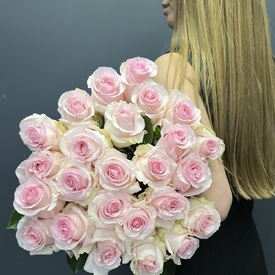 Букет из 25 нежно розовых роз 50см