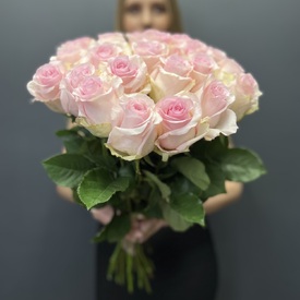 Букет из 25 нежно розовых роз 50см