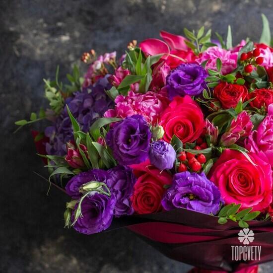 Букет из роз, пионов и гортензий Контраст