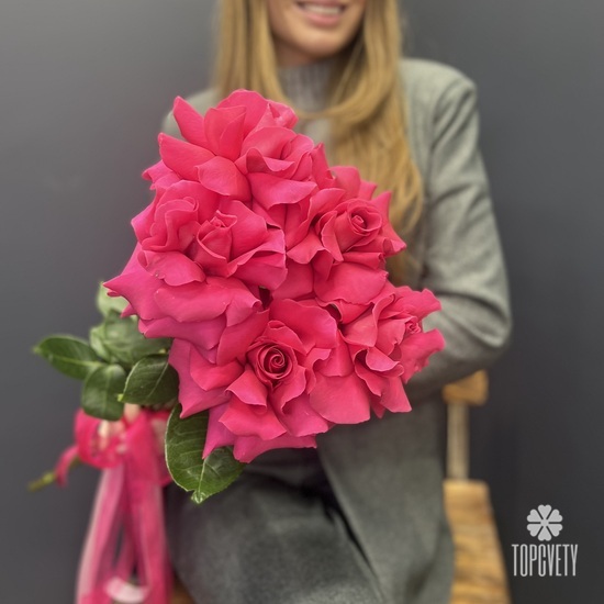 Букет из 5 розовых пышных роз